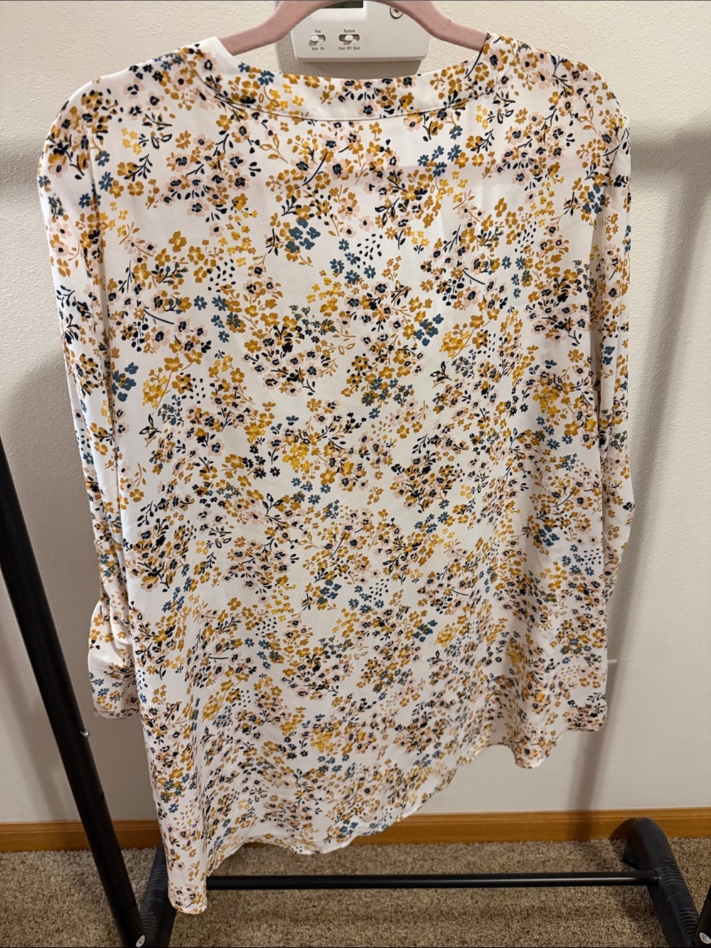 Maurices Floral V-Neck Button Front Women's Blouse - Picture 5 of 5